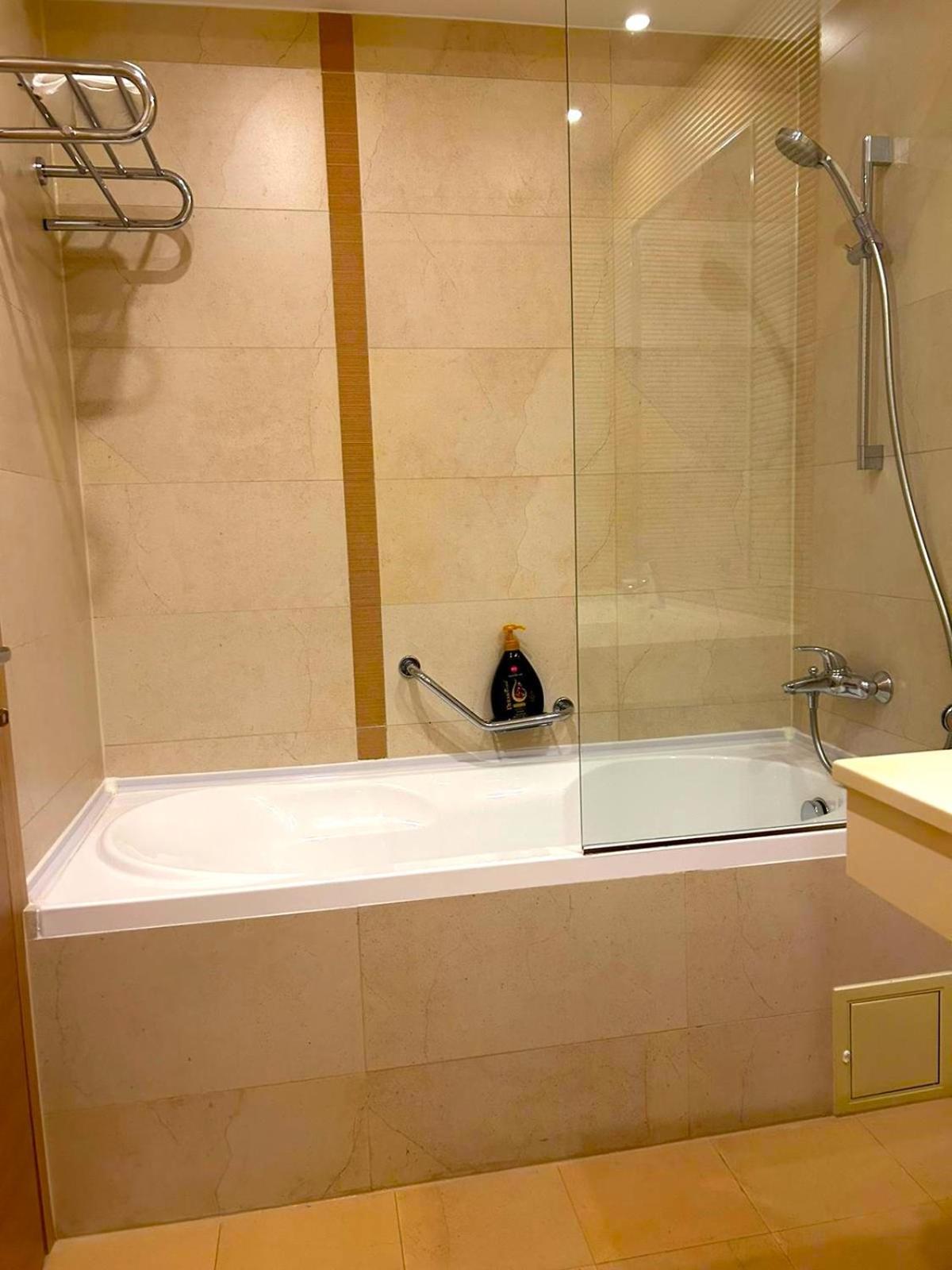Yamaluxe Apartments - Silent & Warm With Many Facilities Bucharest Luaran gambar